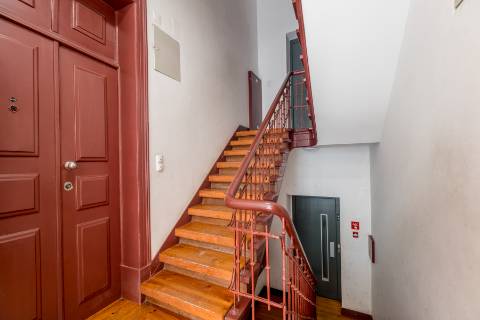 Apartamento de Charme T4 com Elevador e Estacionamento