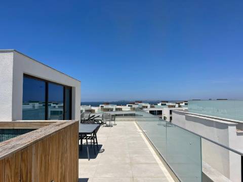 Villa com 3 quartos, terraço e piscina no Condominio Porto Covo Village