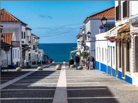 Villa com 3 quartos, terraço e piscina no Condominio Porto Covo Village