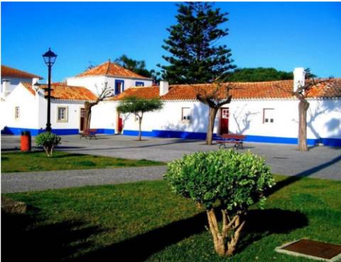 Villa com 3 quartos, terraço e piscina no Condominio Porto Covo Village