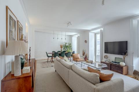 Apartamento T3 de charme com estacionamento junto à Avenida da Liberdade