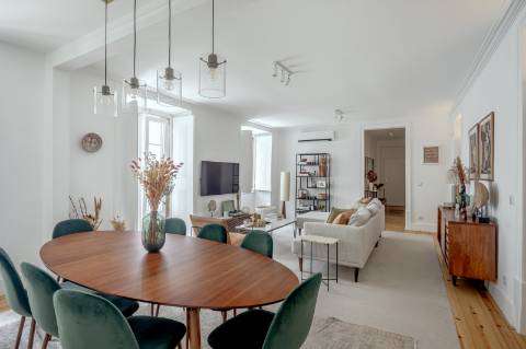 Apartamento T3 de charme com estacionamento junto à Avenida da Liberdade