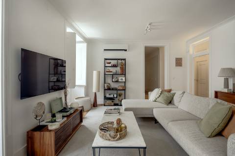 Apartamento T3 de charme com estacionamento junto à Avenida da Liberdade