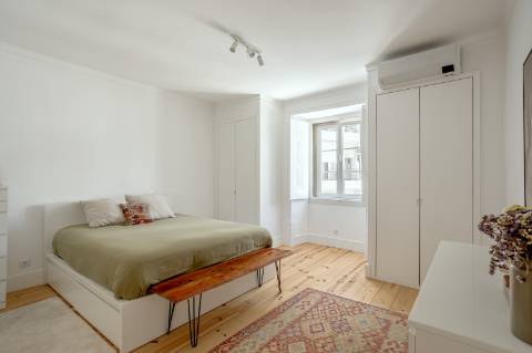 Apartamento T3 de charme com estacionamento junto à Avenida da Liberdade