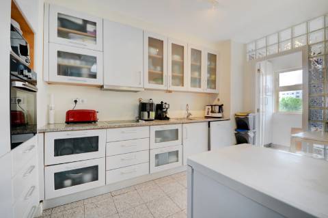 Apartamento T3 com varanda no Pinheiro Manso, Porto