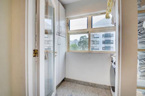 Apartamento T3 com varanda no Pinheiro Manso, Porto