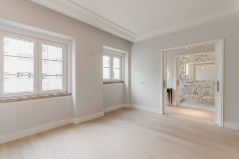 Luxuoso T4+2 junto ao Parque Eduardo VII