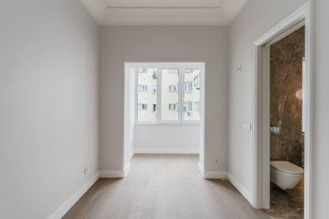 Luxuoso T4+2 junto ao Parque Eduardo VII