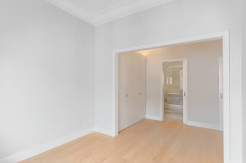 Luxuoso T4+2 junto ao Parque Eduardo VII