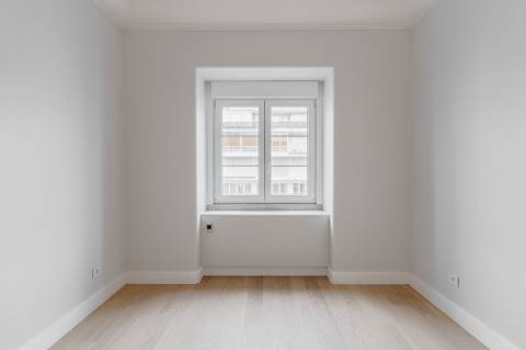 Luxuoso T4+2 junto ao Parque Eduardo VII