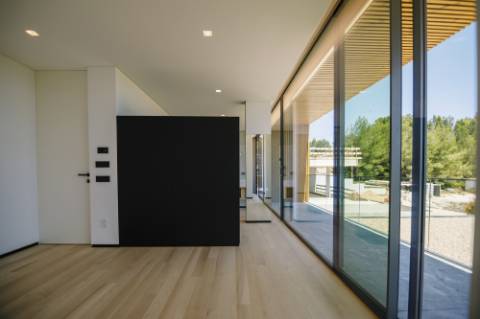 Moradia T4 com jardim e piscina em Cascais