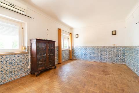 Casa na Falésia da Caparica com jardim ao lado das praias