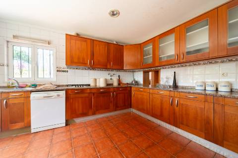 Casa na Falésia da Caparica com jardim ao lado das praias