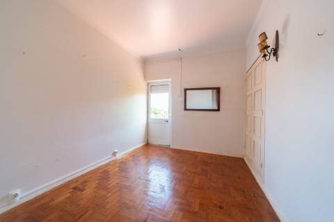 Casa na Falésia da Caparica com jardim ao lado das praias