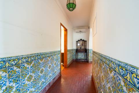 Casa na Falésia da Caparica com jardim ao lado das praias