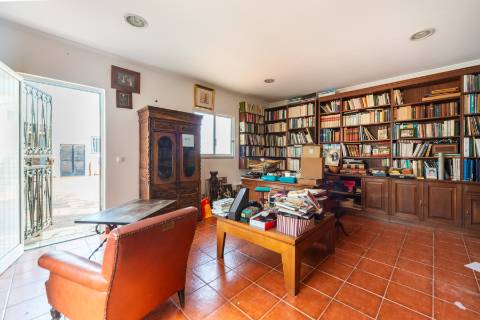 Casa na Falésia da Caparica com jardim ao lado das praias