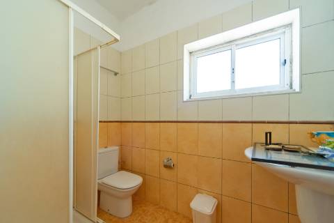 Casa na Falésia da Caparica com jardim ao lado das praias