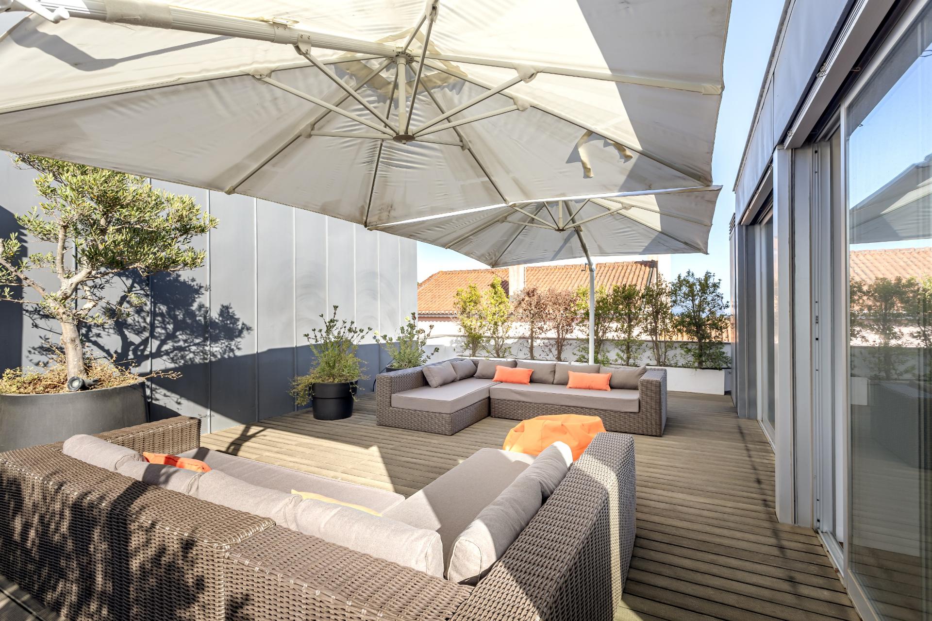 Penthouse Duplex T3 + 1 com Terraços Privativos e Vista Mar em Cascais