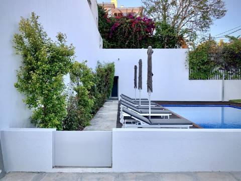 Penthouse Duplex T3 + 1 com Terraços Privativos, piscina e Vista Mar em Cascais