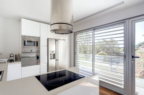 Penthouse Duplex T3 + 1 com Terraços Privativos, piscina e Vista Mar em Cascais