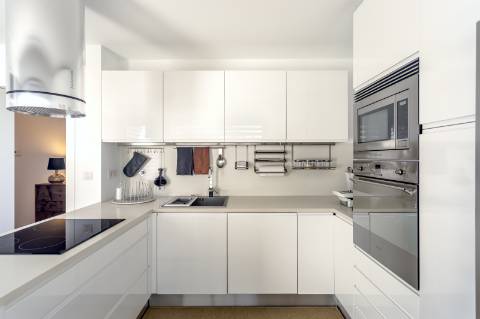 Penthouse Duplex T3 + 1 com Terraços Privativos, piscina e Vista Mar em Cascais