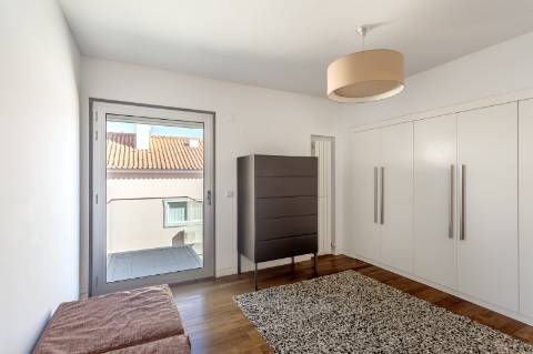 Penthouse Duplex T3 + 1 com Terraços Privativos, piscina e Vista Mar em Cascais