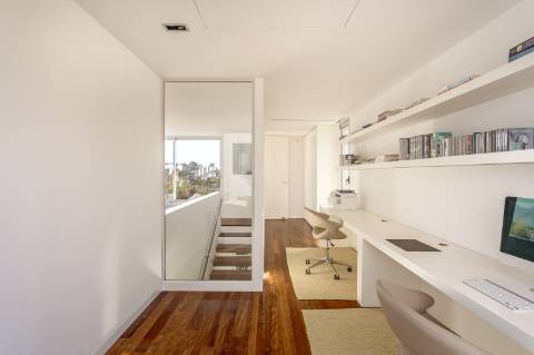 Penthouse Duplex T3 + 1 com Terraços Privativos, piscina e Vista Mar em Cascais