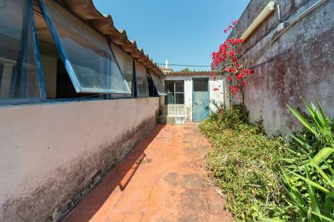 Terreno Urbano na Falésia da Caparica