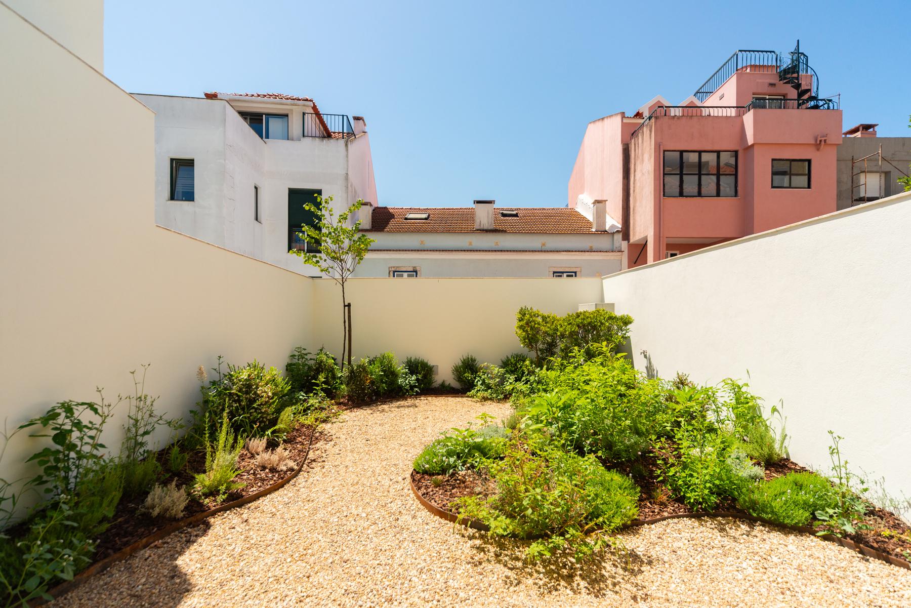 T3 com jardim, terraço e garagem. Um verdadeiro oásis no coração da Lapa