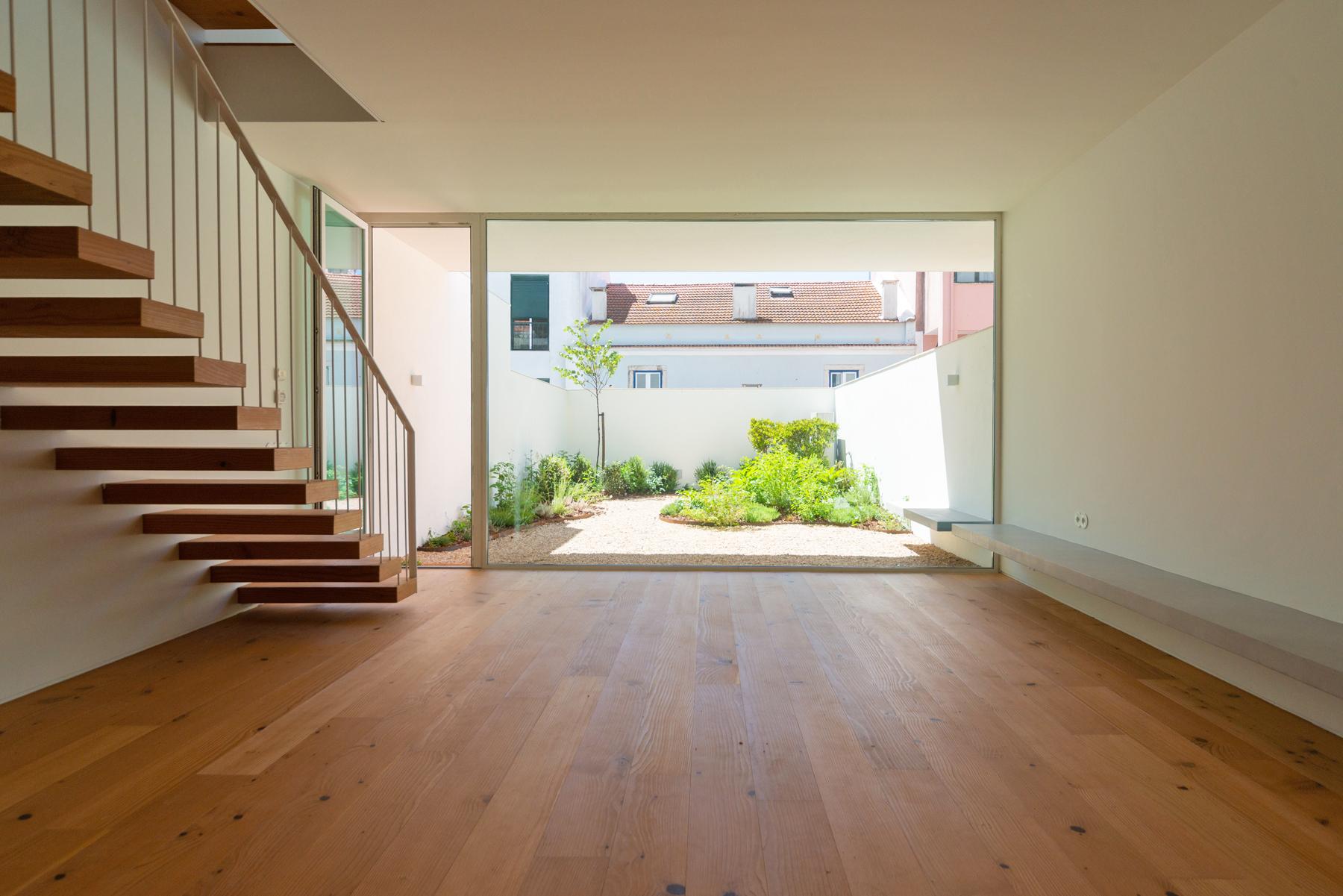 T3 com jardim, terraço e garagem. Um verdadeiro oásis no coração da Lapa