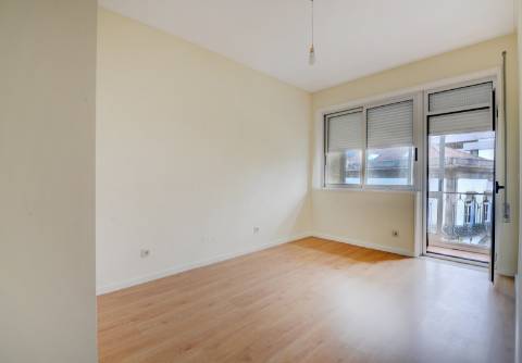 Apartamento T3 no Campo Alegre - Localização Premium com Excelentes Acessos