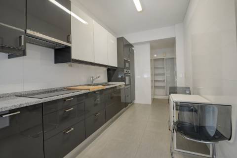 Apartamento T3 no Campo Alegre - Localização Premium com Excelentes Acessos