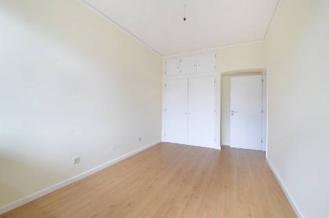 Apartamento T3 no Campo Alegre - Localização Premium com Excelentes Acessos