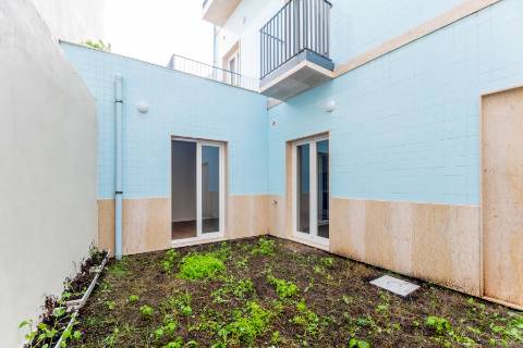 Estúdio com logradouro, novo a estrear localizado em Santo Amaro, Alcântara