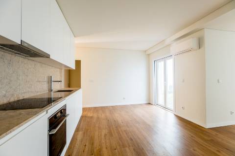 Estúdio com logradouro, novo a estrear localizado em Santo Amaro, Alcântara