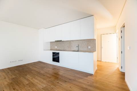 Estúdio com logradouro, novo a estrear localizado em Santo Amaro, Alcântara