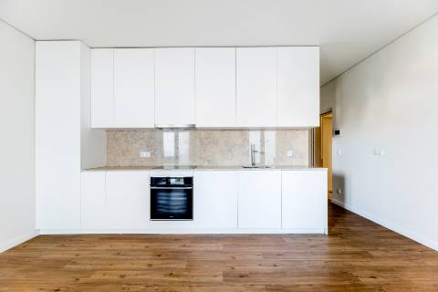 Estúdio, novo a estrear com terraço e varanda localizado em Santo Amaro, Alcântara