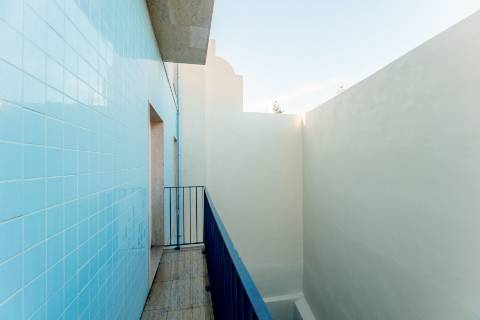 Estúdio, novo a estrear com varanda localizado em Santo Amaro, Alcântara