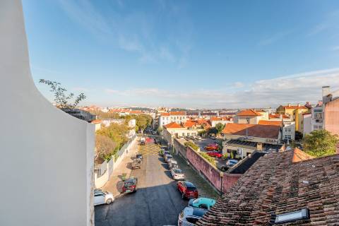 Estúdio, novo a estrear com varanda localizado em Santo Amaro, Alcântara