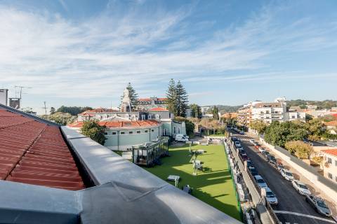 Apartamento T1, novo a estrear com varandas e vistas para cidade e Tejo localizado em Santo Amaro, Alcântara