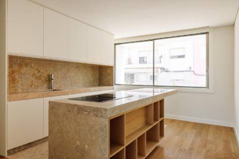 Moradia T4+1 nova a estrear, com vista Tejo, jardins e pátio privativos, terraço com jacuzzi e 3 lugares de garagem