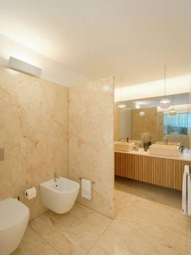 Moradia T4+1 nova a estrear, com vista Tejo, jardins e pátio privativos, terraço com jacuzzi e 3 lugares de garagem