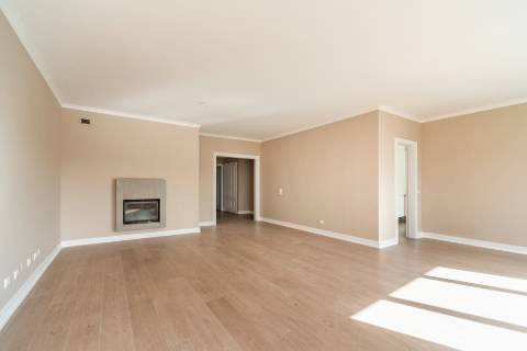 T4 Entrecampos condominio com Piscina e Ginásio