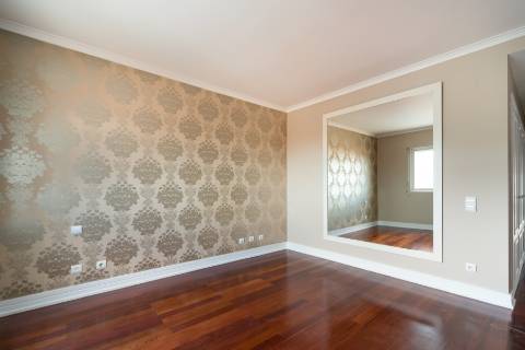 T4 Entrecampos condominio com Piscina e Ginásio