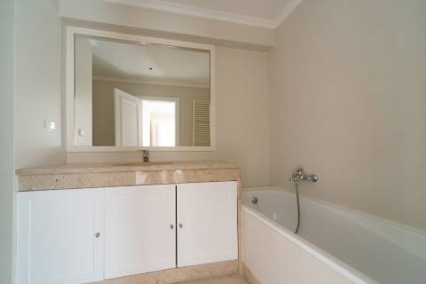 T4 Entrecampos condominio com Piscina e Ginásio