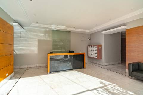 T4 Entrecampos condominio com Piscina e Ginásio