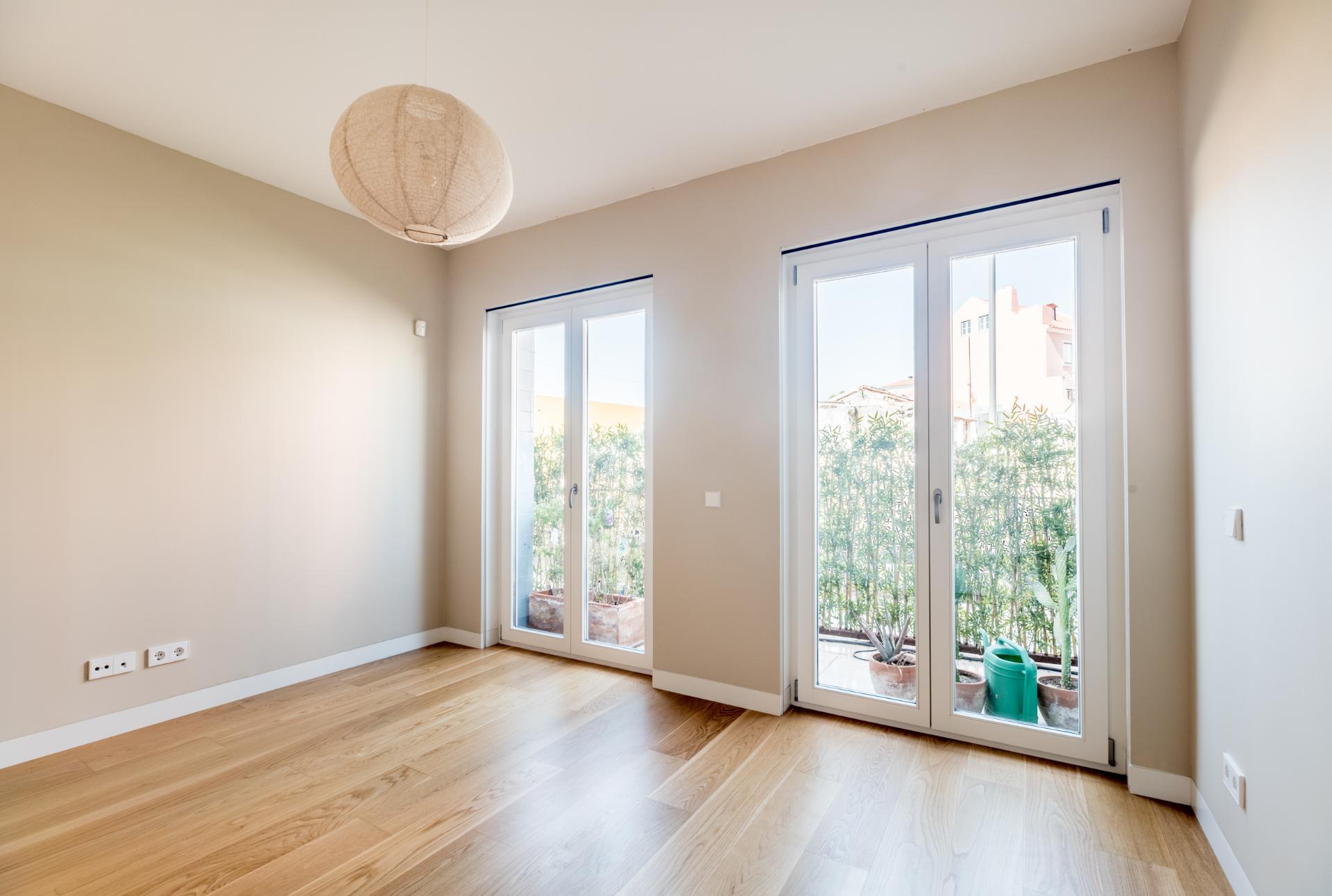 Apartamento T4 com terraço e jardim privativo e piscina no condomínio Unique Belém