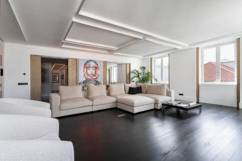 Apartamento T4 no Chiado com vista e garagem