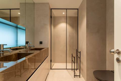 Apartamento T4 no Chiado com vista e garagem