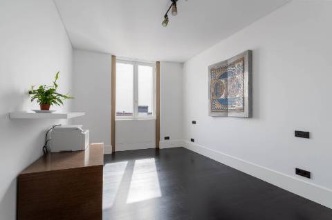 Apartamento T4 no Chiado com vista e garagem